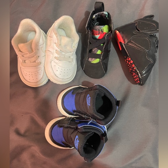 Infant size 2 c shoes - Picture 2 of 2